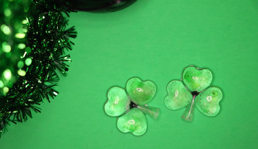 Two pack of four leaf clover magnents