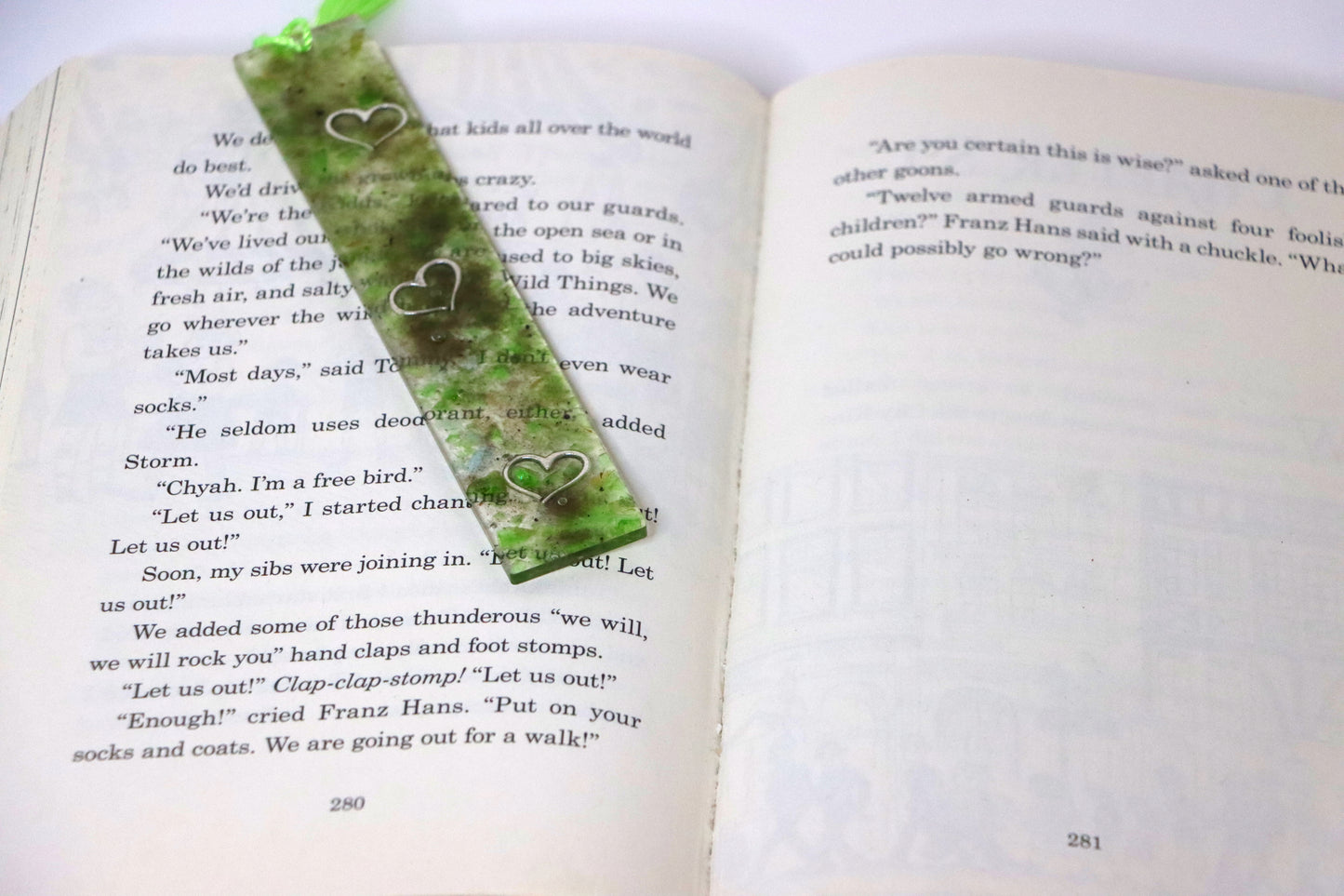 Green heart bookmark green tassel