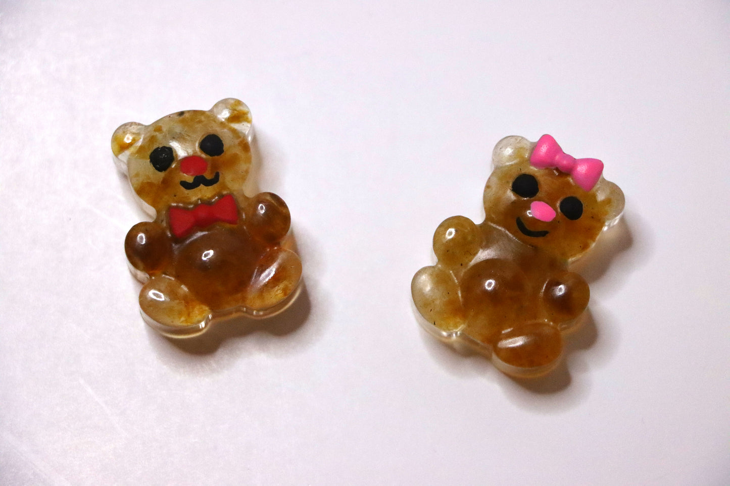 Bear magnets that come in pairs